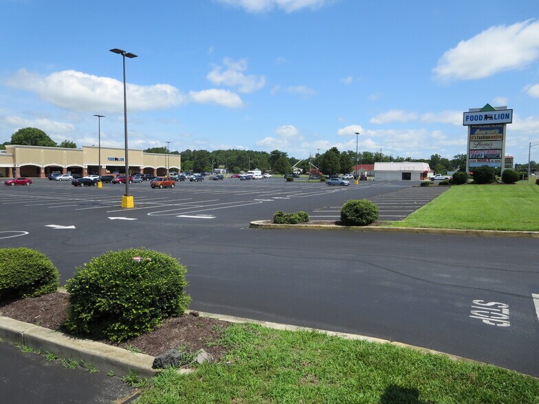 206-208 N Fruitland Blvd, Fruitland, MD à louer - Photo de l’immeuble – Image 3 sur 7