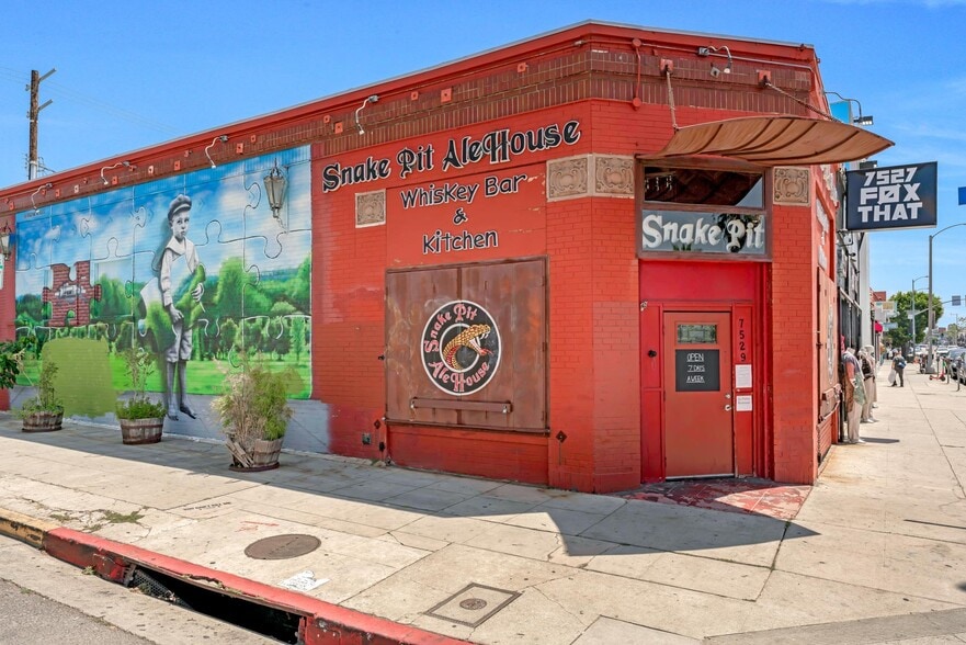 7525-7529 Melrose Ave, Los Angeles, CA à louer - Photo de l’immeuble – Image 3 sur 4