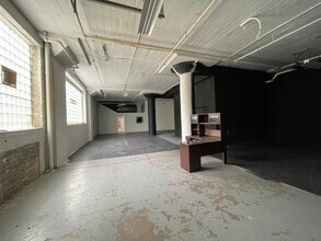 350 N Ogden Ave, Chicago, IL à louer Photo intérieure– Image 1 sur 2