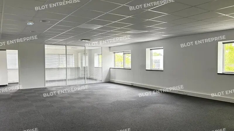 Bureau dans Cesson-Sévigné à louer - Photo intérieure – Image 2 sur 4