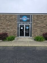 7451 Empire Dr, Florence, KY à louer Photo de l’immeuble– Image 2 sur 6