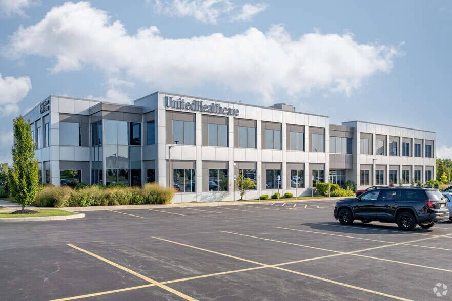 600 Airborne Pky, Cheektowaga, NY à louer - Photo principale – Image 1 sur 31