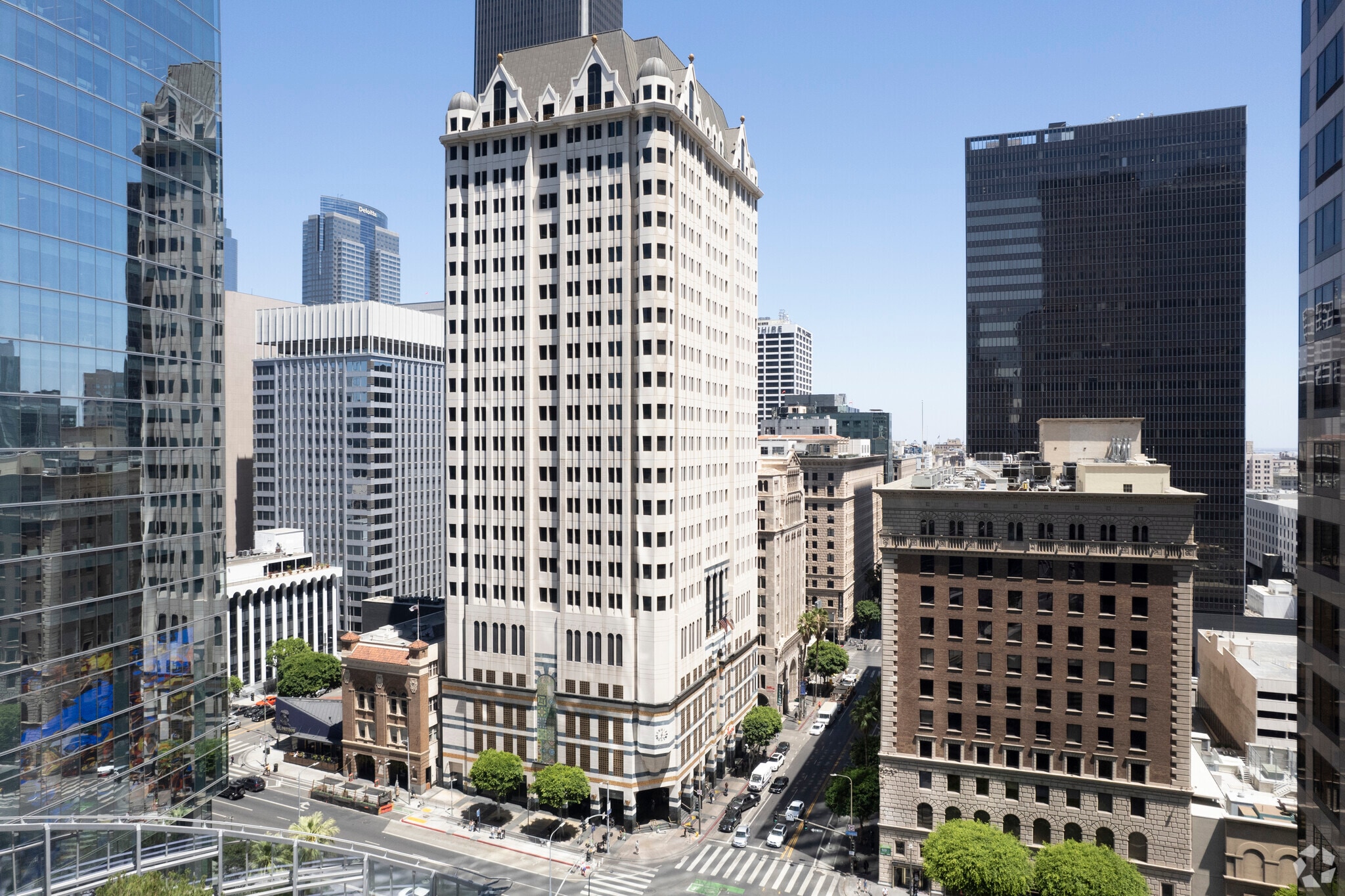660 S Figueroa St, Los Angeles, CA à louer Photo principale– Image 1 sur 14