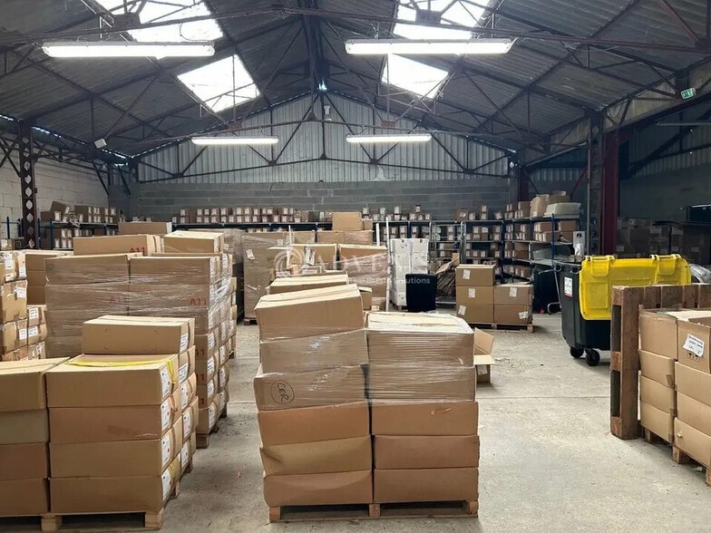 Local commercial dans Veigné à louer - Photo de l’immeuble – Image 3 sur 10