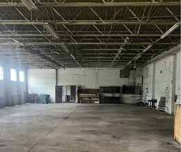 30401 Ecorse Rd, Romulus, MI à louer Photo intérieure– Image 2 sur 2