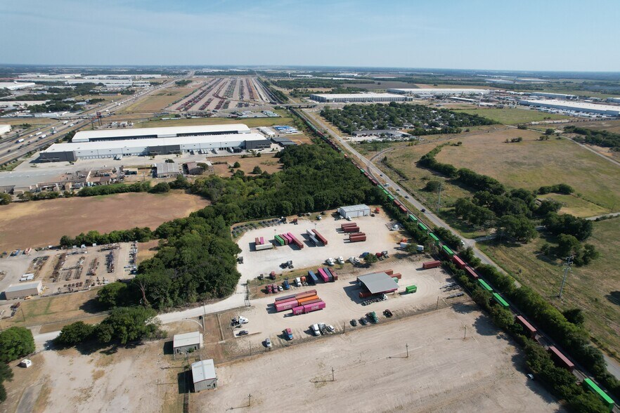 1011 IH 45 S, Hutchins, TX à louer - Aérien – Image 2 sur 6