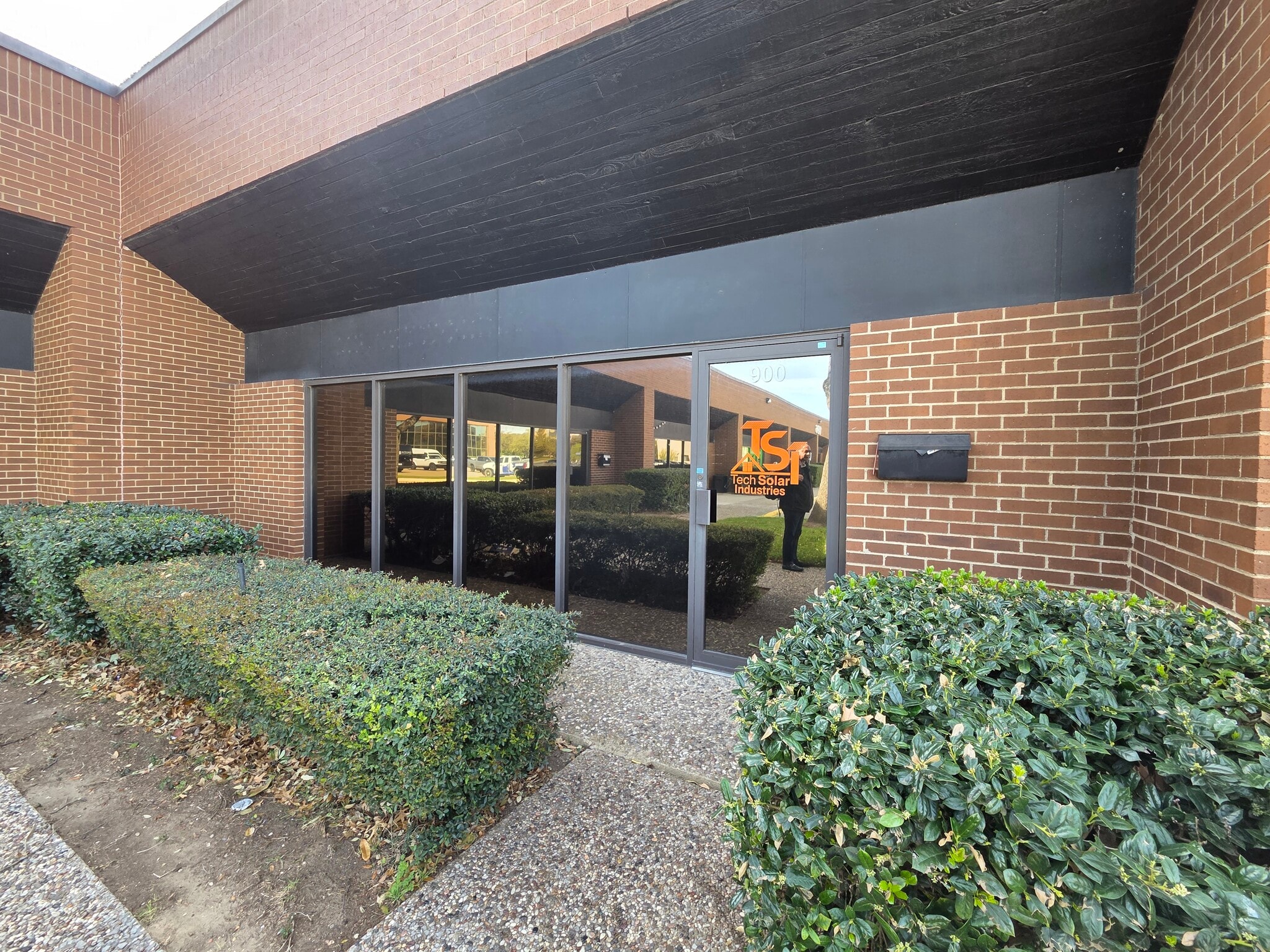 11498 Luna Rd, Farmers Branch, TX à louer Photo intérieure– Image 1 sur 25