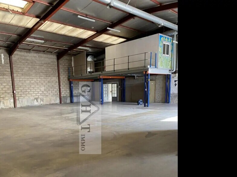 Bureau dans Saint-Soupplets à louer - Photo de l’immeuble – Image 2 sur 14