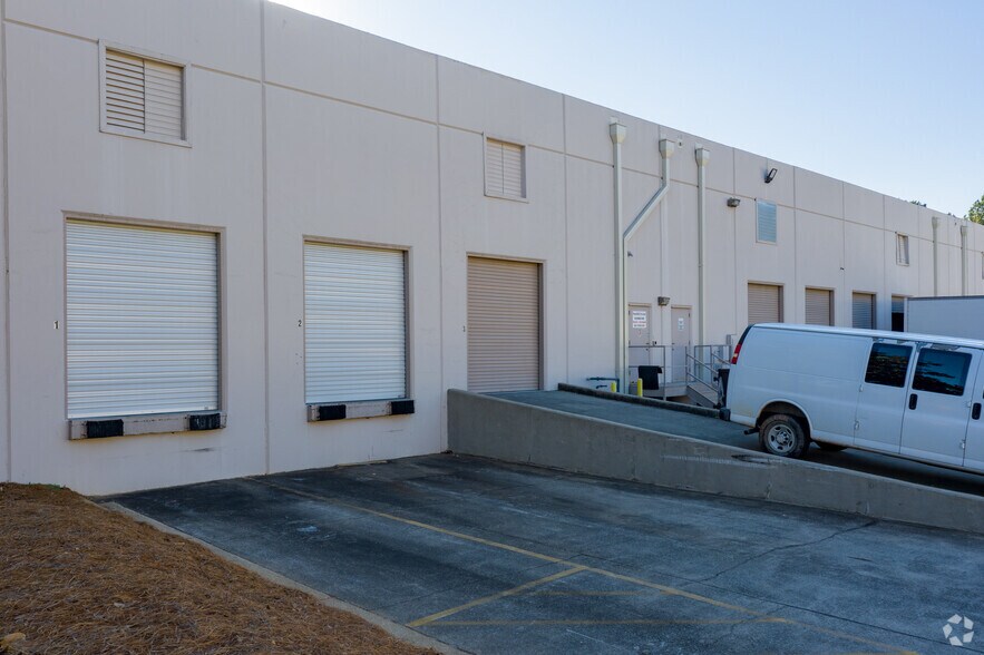 2038-2046 Weems Rd, Tucker, GA à louer - Photo de l’immeuble – Image 3 sur 4