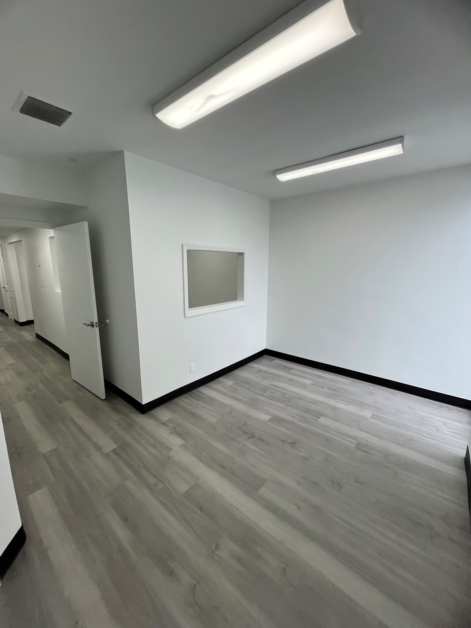 2856 E Oakland Park Blvd, Fort Lauderdale, FL à louer Photo de l’immeuble– Image 1 sur 1