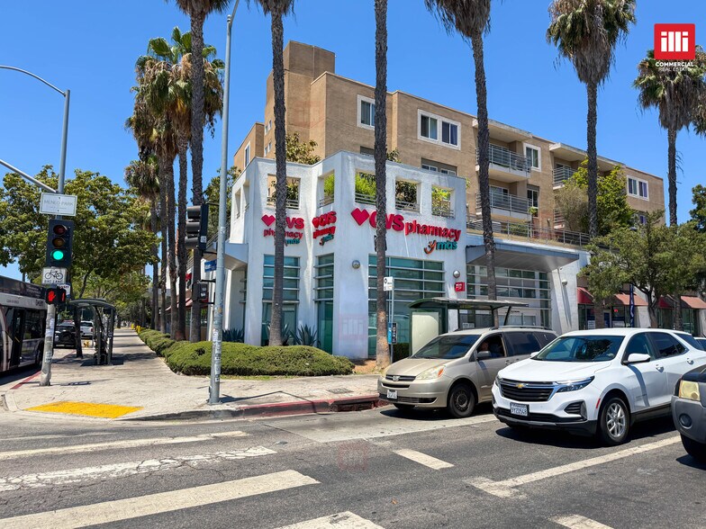 1011 E Adams Blvd, Los Angeles, CA à louer - Photo de l’immeuble – Image 3 sur 5