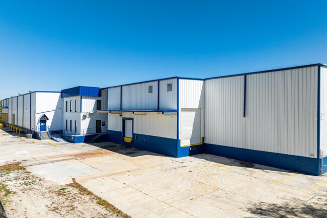 Plus de détails pour 4206 Mercantile Ave, Naples, FL - Industriel/Logistique à vendre