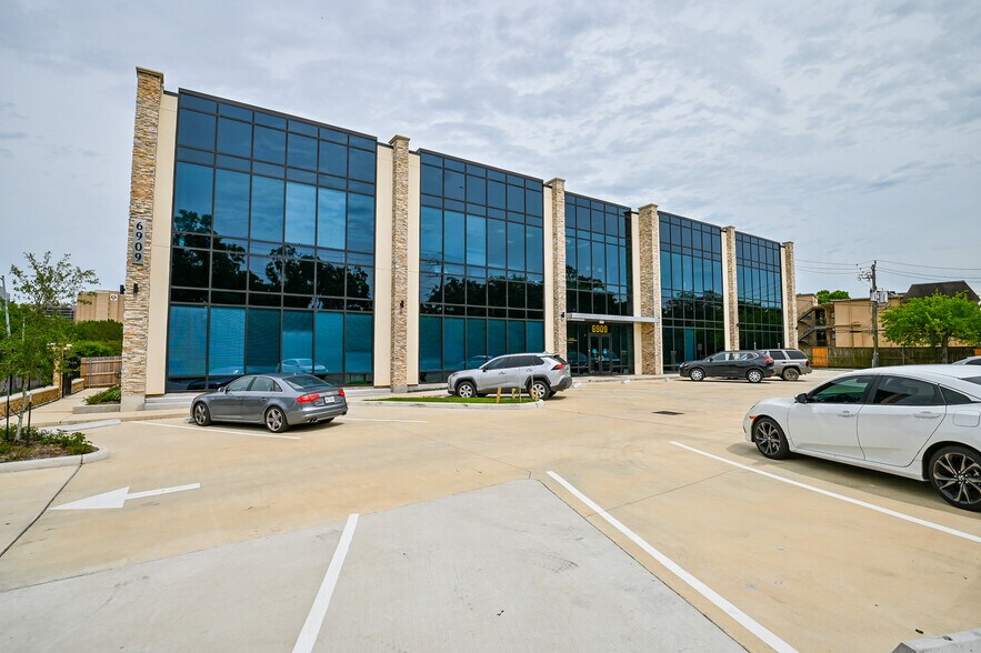 6909 Greenbriar, Houston, TX à louer - Photo de l’immeuble – Image 2 sur 14