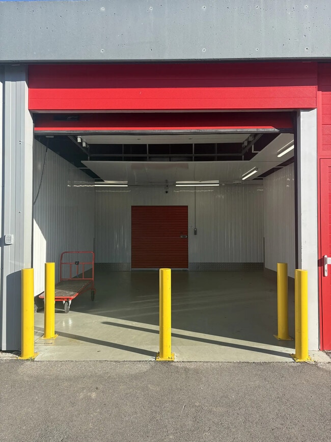 Plus de détails pour 21 Rue Emile Zola, Décines-Charpieu - Bureau, Industriel/Logistique à louer