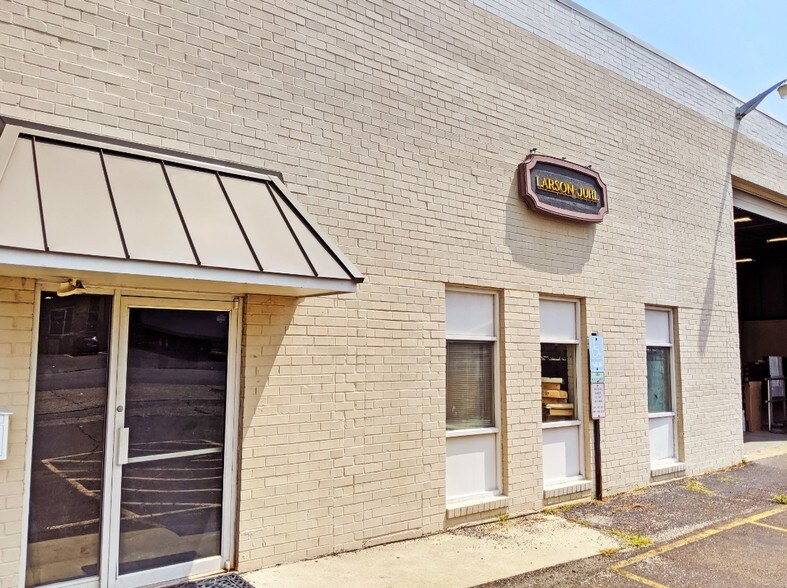 1574 Bridgewater Rd, Bensalem, PA à vendre - Photo principale – Image 2 sur 5