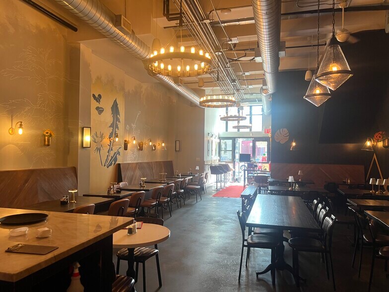 317 Union Ave, Brooklyn, NY à louer - Photo de l’immeuble – Image 2 sur 4