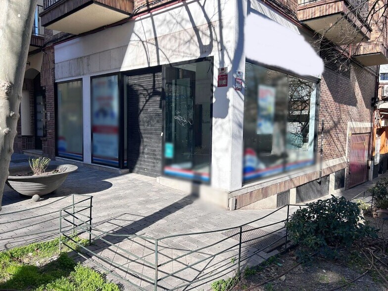 Local commercial dans Majadahonda, Madrid à louer - Photo de l’immeuble – Image 2 sur 3