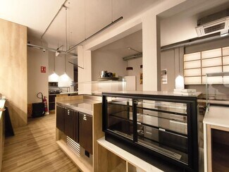 Plus de détails pour Local commercial à louer