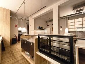 Local commercial dans Barcelone, Barcelona à louer Photo intérieure– Image 1 sur 18