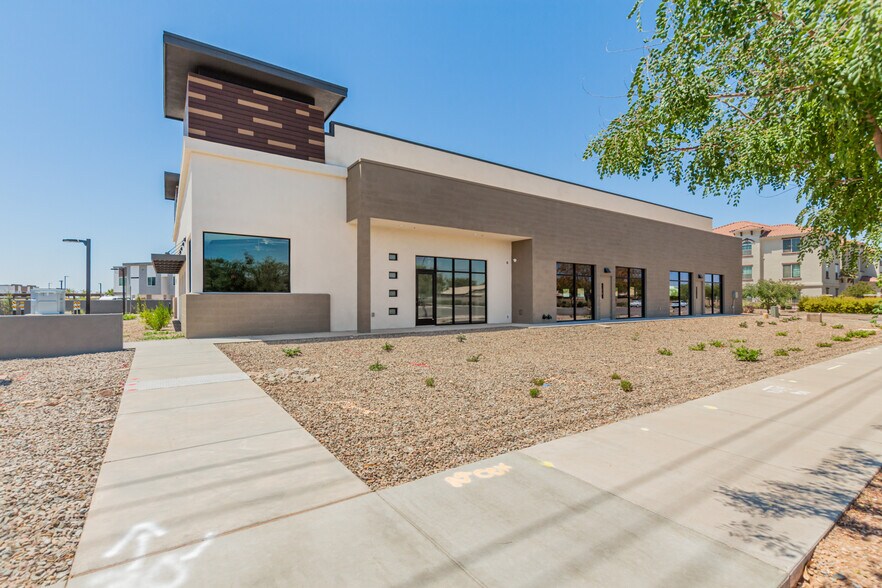 10545 E Southern Ave, Mesa, AZ à louer - Photo de l’immeuble – Image 1 sur 5