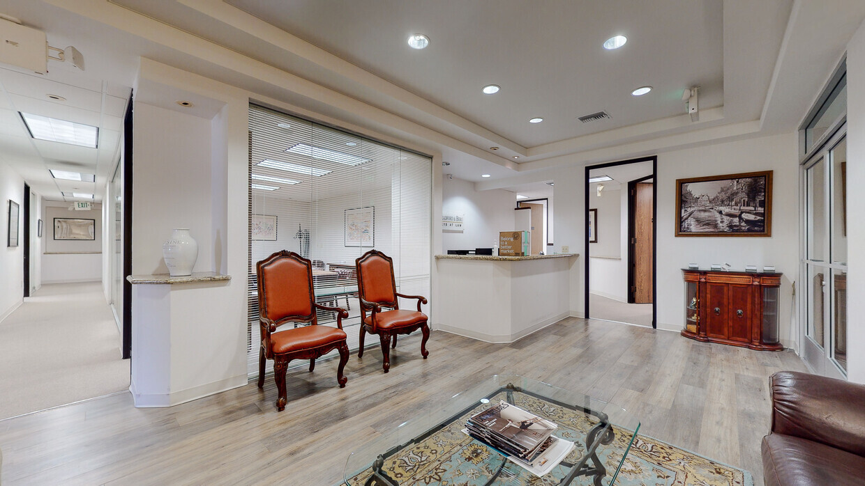 10537 Santa Monica Blvd, Los Angeles, CA à vendre Photo de l’immeuble– Image 1 sur 3
