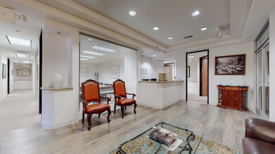 10537 Santa Monica Blvd, Los Angeles, CA à vendre Photo de l’immeuble– Image 1 sur 3