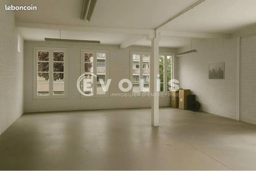 Bureau dans Gentilly à louer - Photo de l’immeuble – Image 1 sur 3