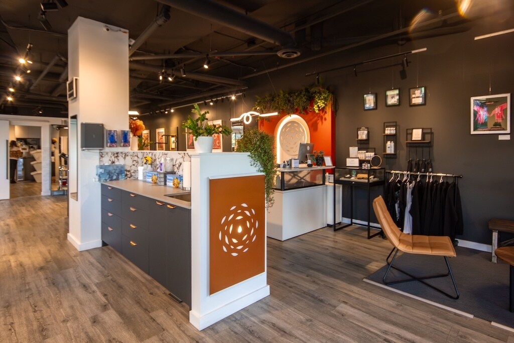 1718 Venables St, Vancouver, BC V5L 2H4 - Lot 902 Commercial Dr - - Photo intérieure - Image 2 of 3