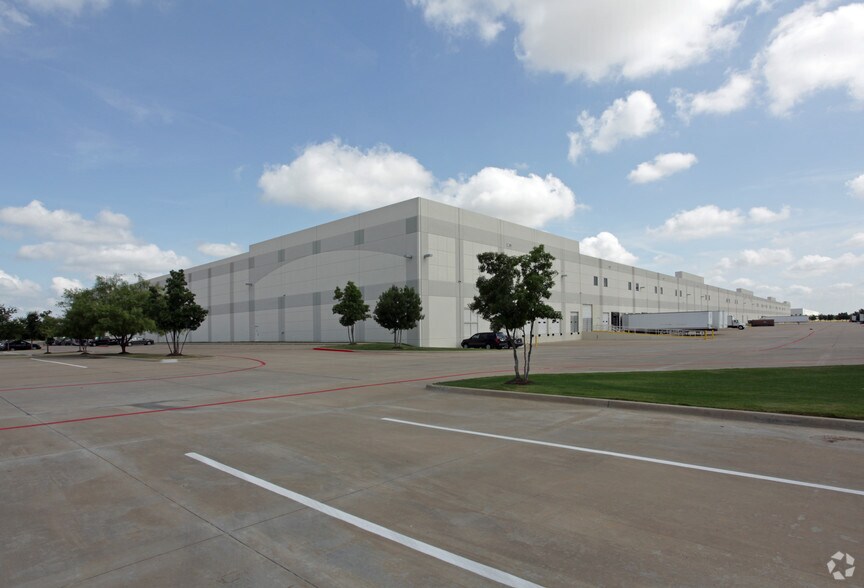 1040 Trade Ave, Dallas, TX à louer - Photo de l’immeuble – Image 3 sur 12