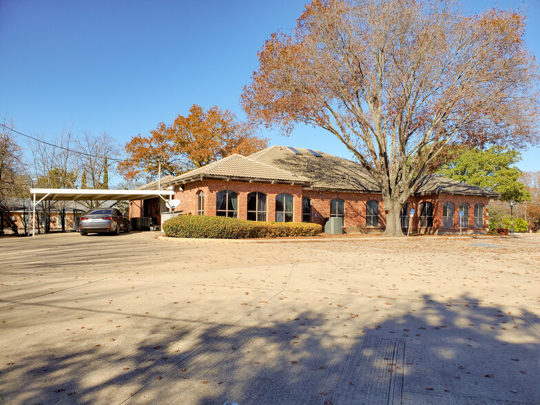 326 Cooper St, Cedar Hill, TX à louer - Photo de l’immeuble – Image 3 sur 17
