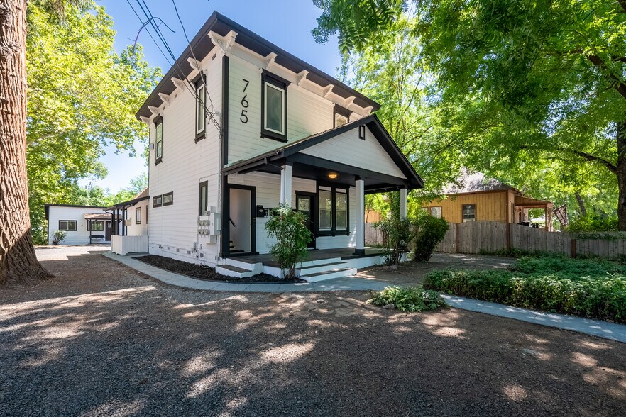 765 Humboldt Ave, Chico, CA à vendre - Photo de l’immeuble – Image 3 sur 26