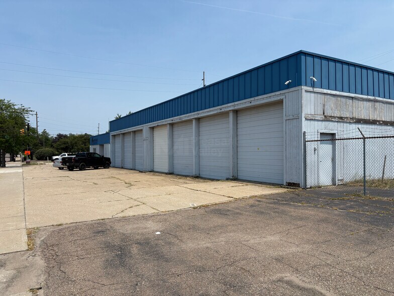 1325 S Main St, Akron, OH à vendre - Photo de l’immeuble – Image 2 sur 6