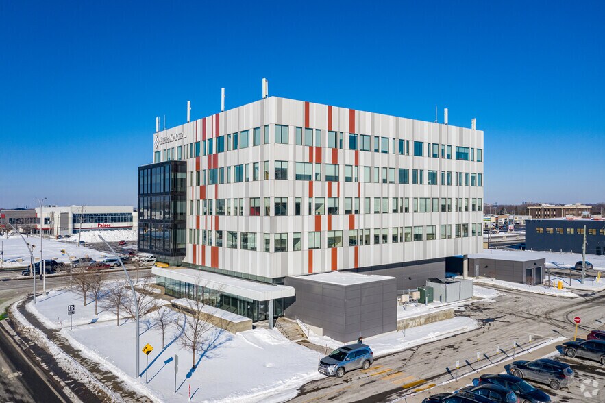 1699 Boul Le Corbusier, Laval, QC à louer - Photo de l’immeuble – Image 3 sur 11