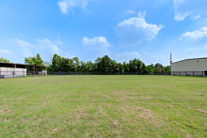 21619 Rhodes Rd, Spring, TX à vendre - Photo de l’immeuble – Image 3 sur 32