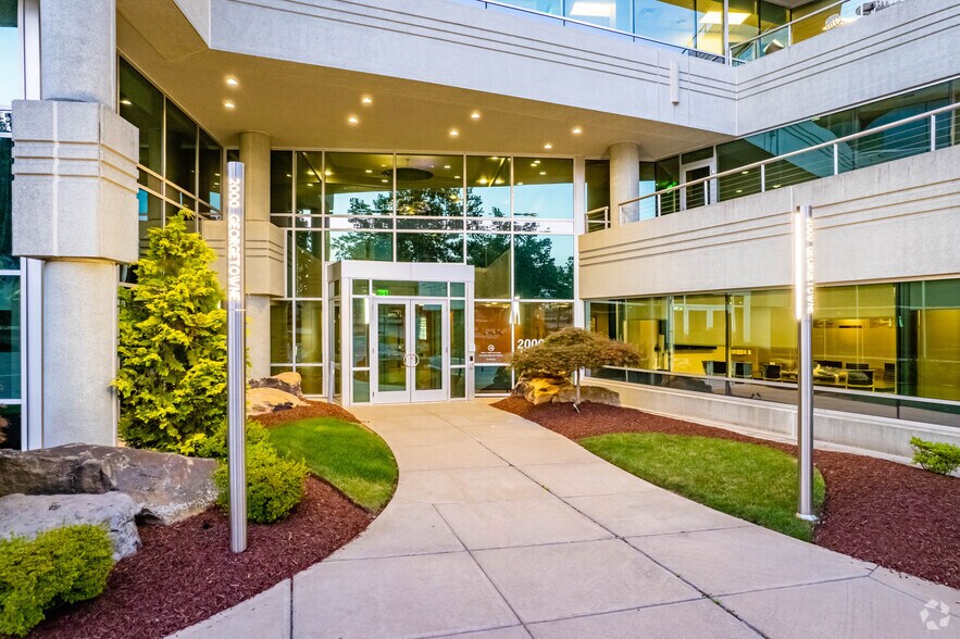 2000 Georgetowne Dr, Sewickley, PA à louer - Photo de l’immeuble – Image 2 sur 10