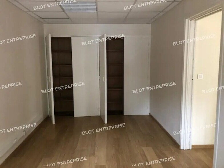 Bureau dans Lamballe-Armor à vendre - Photo intérieure – Image 3 sur 4