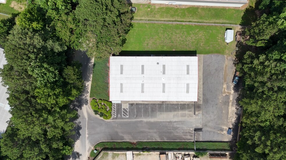 8270 Industrial Pl, Alpharetta, GA à louer - Aérien – Image 2 sur 8