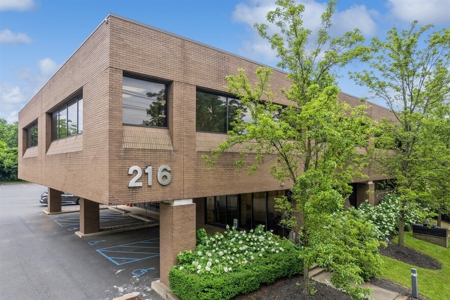 216 North Ave E, Cranford, NJ à louer - Photo de l’immeuble – Image 2 sur 33