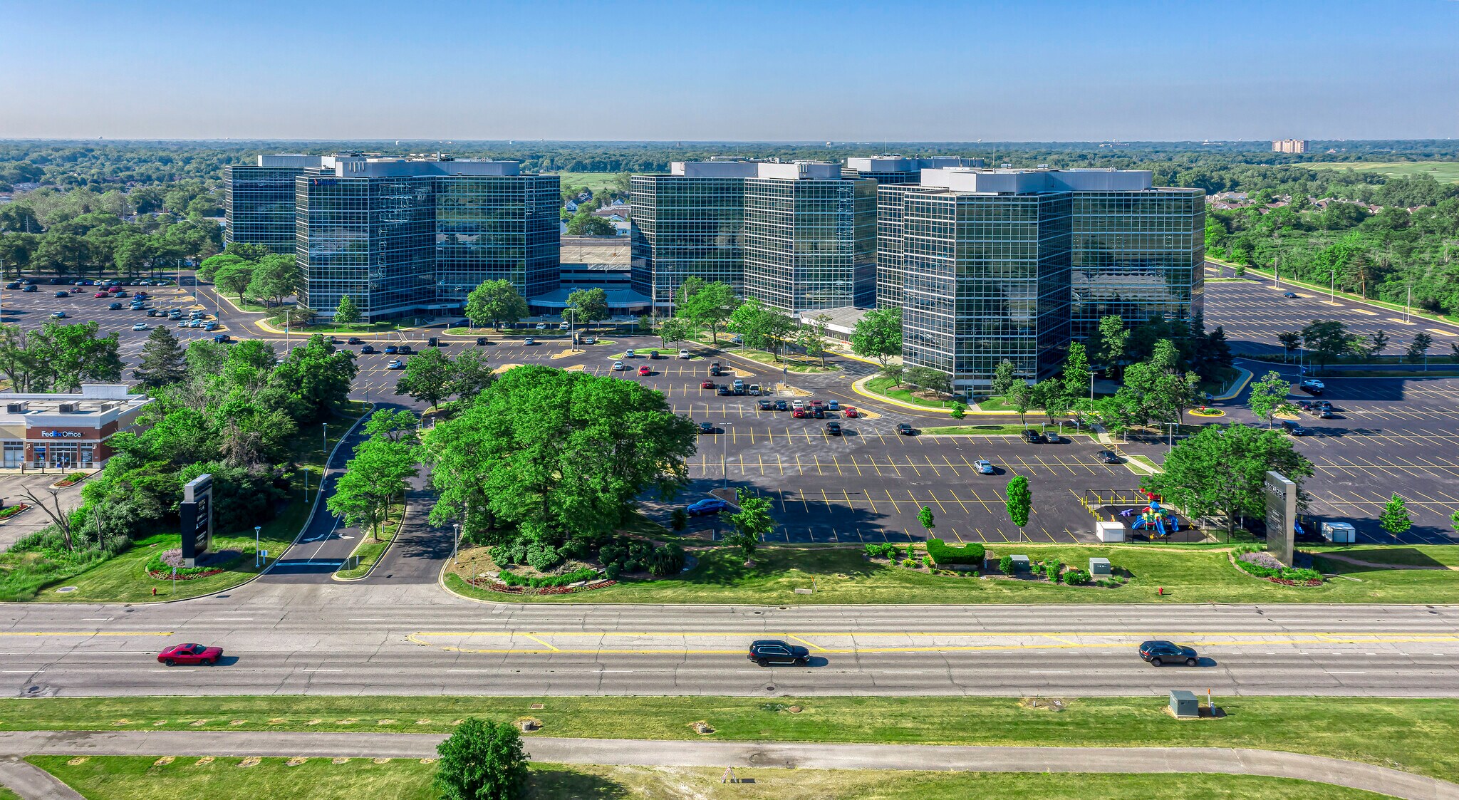 3 Westbrook Corporate Ctr, Westchester, IL à louer Photo principale– Image 1 sur 8