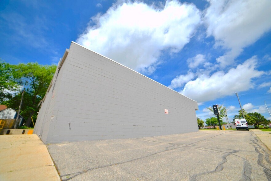 4105 52nd St, Kenosha, WI à vendre - Photo de l’immeuble – Image 3 sur 10