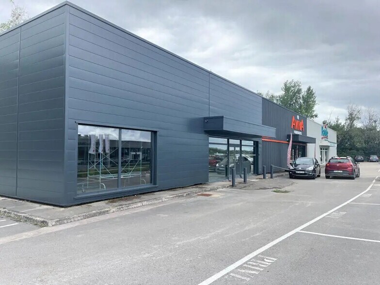 Local commercial dans Besançon à louer - Photo de l’immeuble – Image 2 sur 9