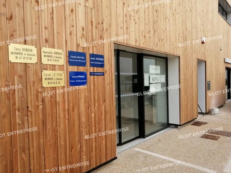 Bureau dans Vannes à louer - Photo de l’immeuble – Image 3 sur 8