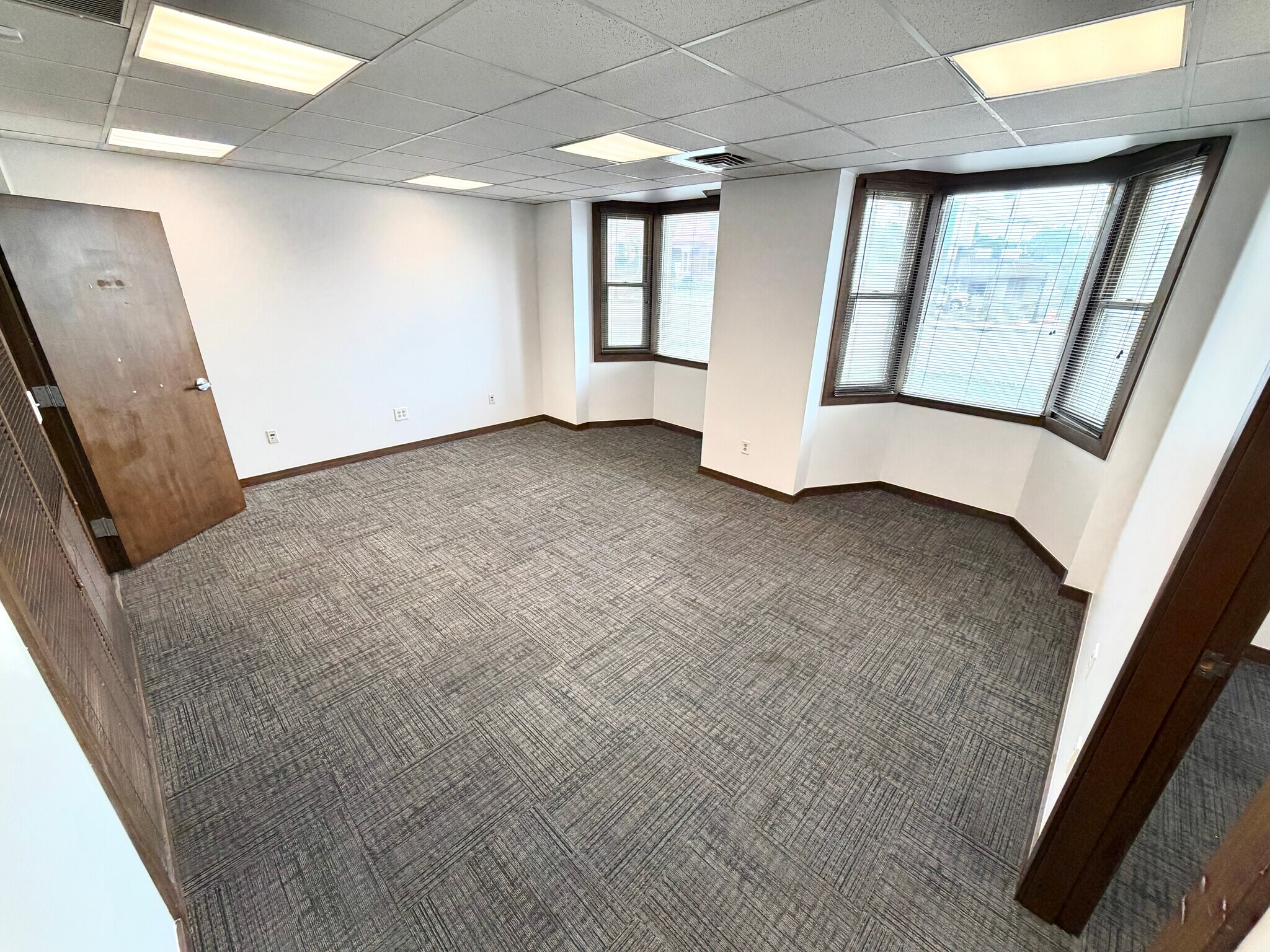 720 E Broad St, Columbus, OH à louer Photo intérieure– Image 1 sur 5