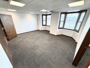 720 E Broad St, Columbus, OH à louer Photo intérieure– Image 1 sur 5