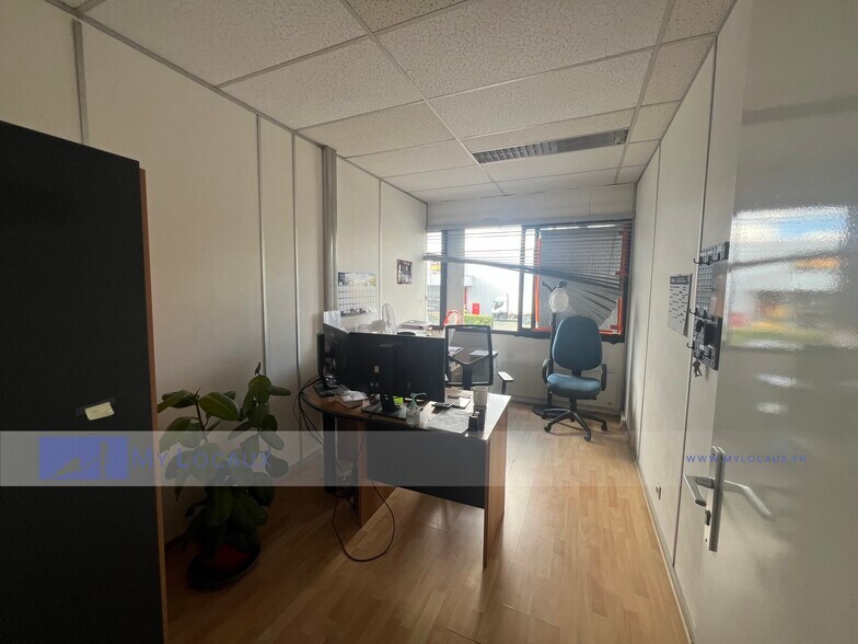 Industriel/Logistique dans Buc à vendre - Photo intérieure – Image 3 sur 11