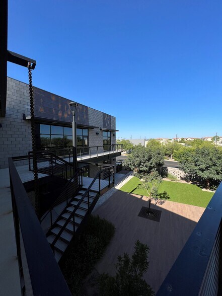 1710 W Ranch Rd, Tempe, AZ à louer - Photo de l’immeuble – Image 2 sur 4