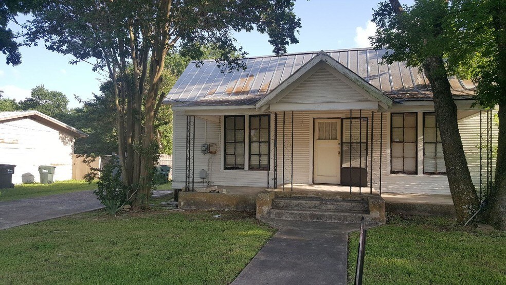 601 W Center St, Kyle, TX à louer - Photo principale – Image 1 sur 16
