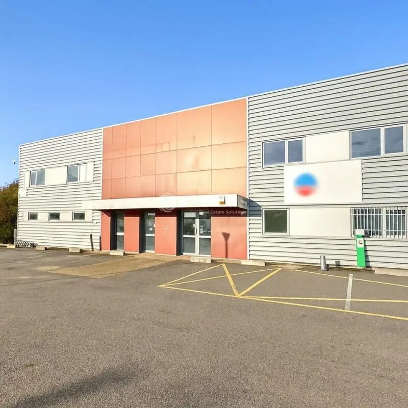 Industriel/Logistique dans Chanteloup-les-Vignes à vendre Photo principale– Image 1 sur 12