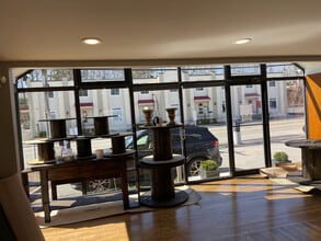 800 Oaklawn Ave, Cranston, RI à louer Photo intérieure– Image 2 sur 12