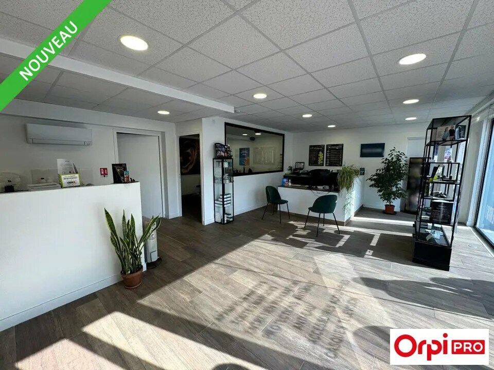 Local commercial dans Chilly-Mazarin à louer Hall d’entrée– Image 1 sur 7